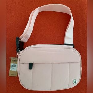 NWT BearPaw Pink Fanny Pack